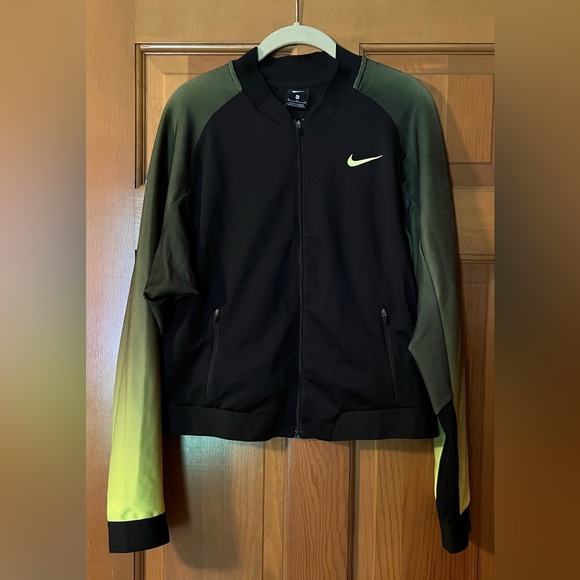 NIKE ZIP UP. LIGHT WEIGHT. SIZE X LARGE - Picture 1 of 2